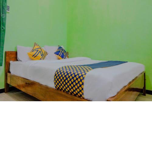 OYO 1759 Family Residence