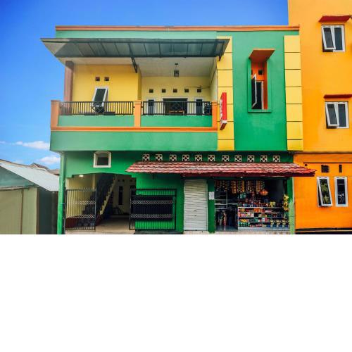 OYO 2165 Alyah Guest House Syariah
