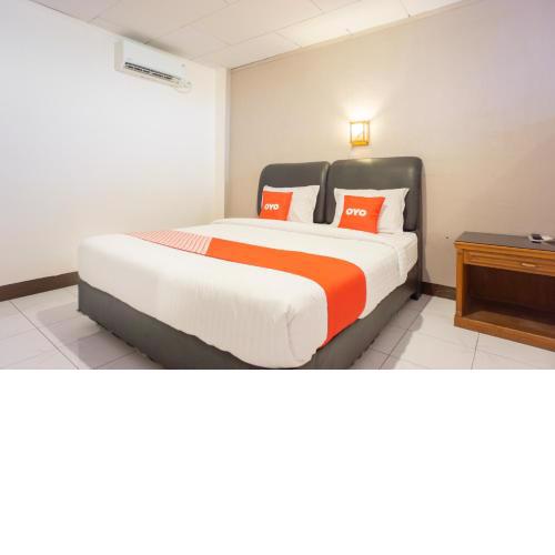 OYO 2180 Vina Vira Hotel