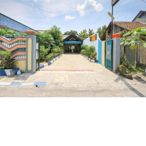 OYO 2440 Wallet Family Residence Syariah