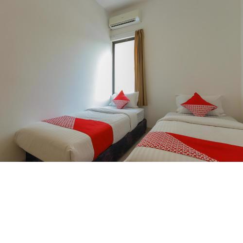 OYO 866 Idola Residence