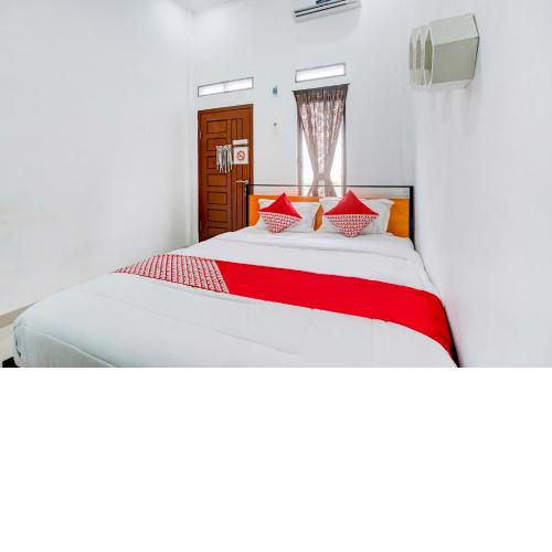 OYO 90124 Oemah Ratu Hostel Syariah