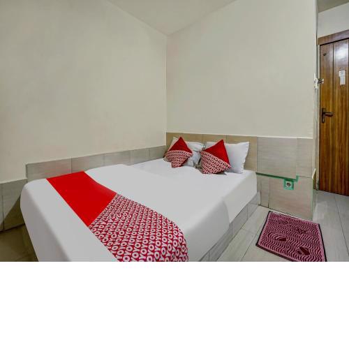 OYO 90158 Hotel Lendosis Perintis Kemerdekaan