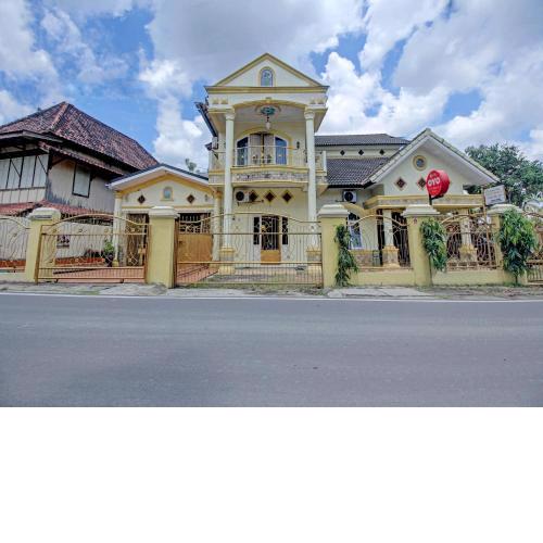 OYO 90307 Fj Alfaeyza Kost