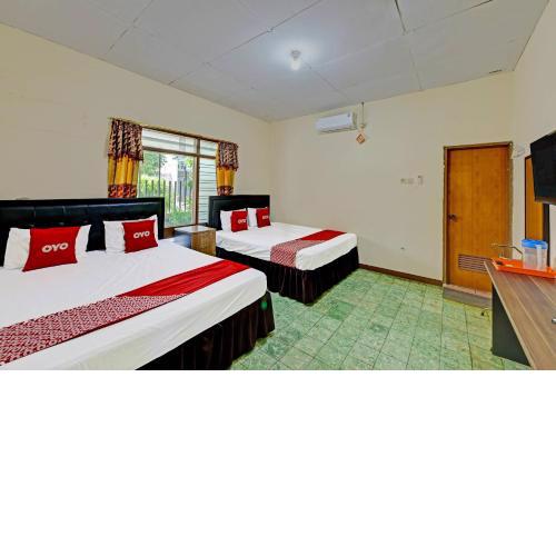 OYO 90443 Hotel New Kartika In