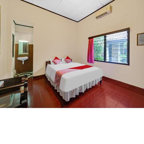 OYO 90676 Oryza Hotel