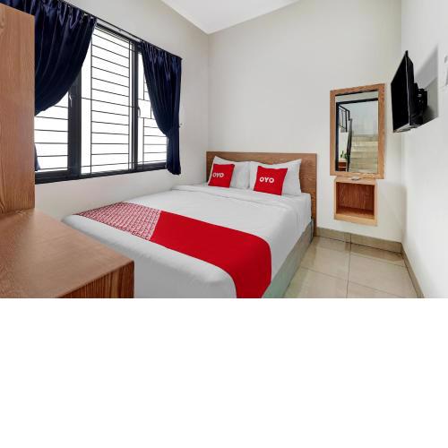 OYO 90688 Marta Residence