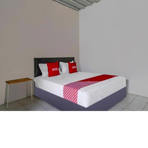 OYO 90809 Homestay Black Pink Merah Jambu Syariah