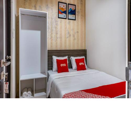 OYO 90940 Guesthouse Colombus G12