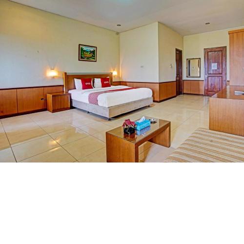 OYO 90947 Hotel Sarbini