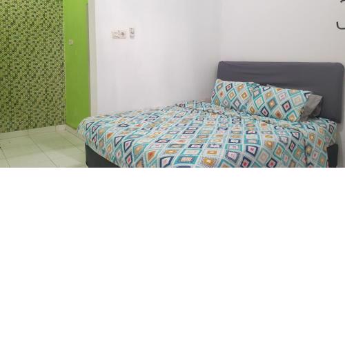 OYO 90990 Surya Residence
