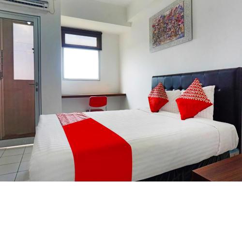 OYO 91593 San San Rooms Apartment Gunung Putri Square