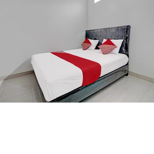 OYO 92057 Reny Kost Syariah
