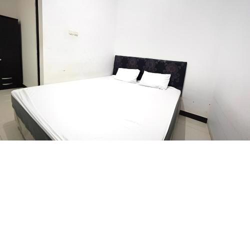 OYO 92100 Kost Biru