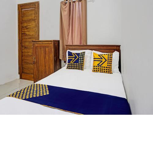 OYO 92183 Komang Resort Klayar