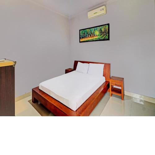 OYO 92203 Tata Guest House