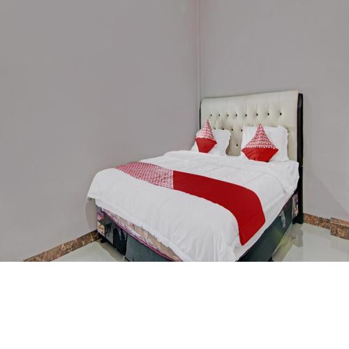 OYO 92456 Putri Homestay Syariah