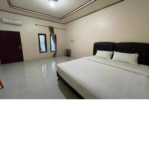 OYO 92464 Efniati Homestay Syariah