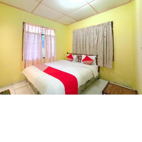 OYO 92503 Penginapan & Villa Sirait