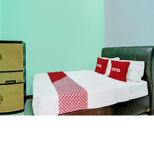 OYO 92521 Guest House Inayah Syariah