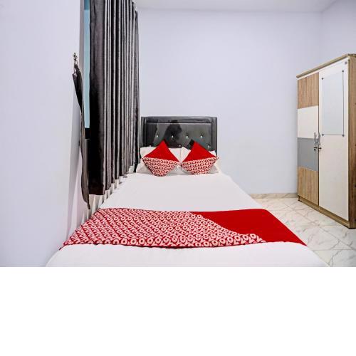 OYO 92528 Nagoya House Syariah