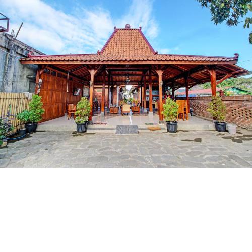 OYO 92606 Djoglo Boto Homestay