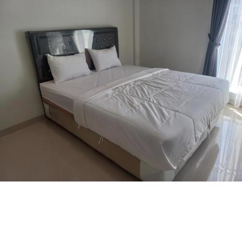 OYO 92879 Imperial Inn