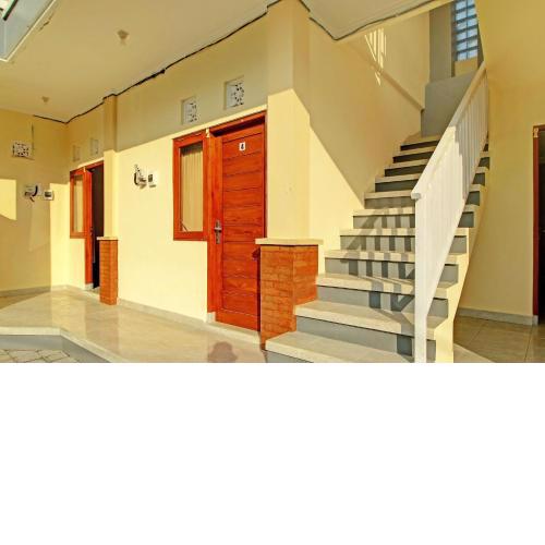 OYO 92952 Nirmala Guest House