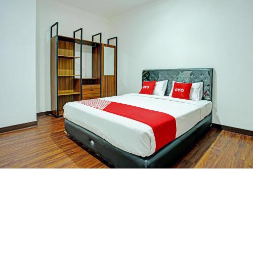 OYO 92990 Nena Kostel Syariah
