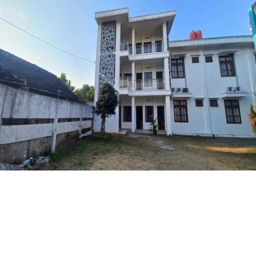 OYO 93011 Hotel Griya Lestari Pati 2
