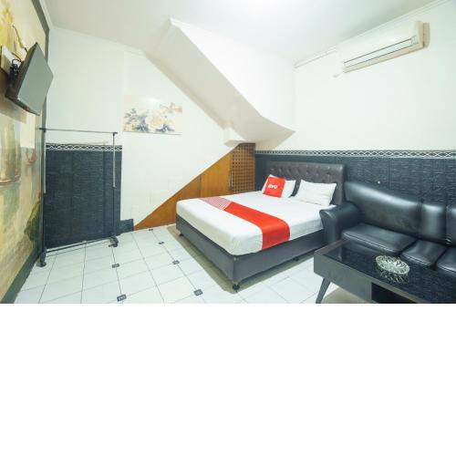 OYO 93132 Modom Homestay