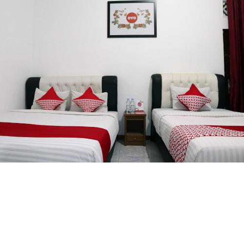 OYO 956 Penginapan Eby