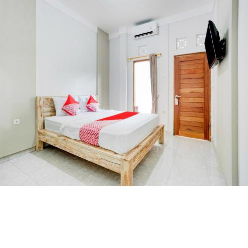 OYO Flagship 90756 Melasti Hills Room & Cafe