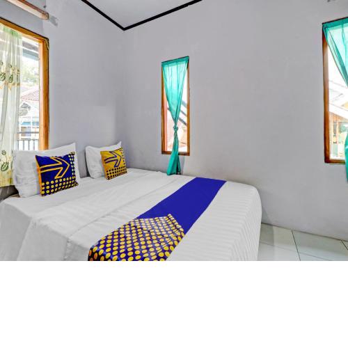 OYO Homes 90849 Cibeunying Homestay Cibodas Maribaya
