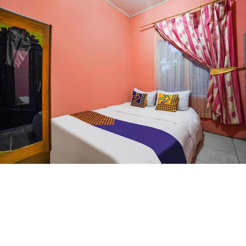 OYO Homes 90916 Eco Tourism Geopark Rajamandala Homestay Syariah