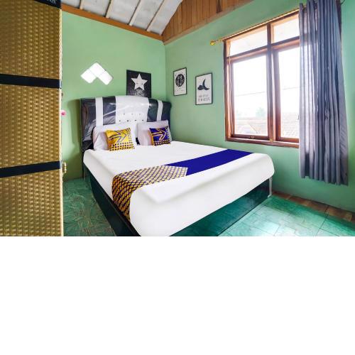 OYO Homes 91011 Eco Tourism Desa Cibodas Areng 1 Syariah