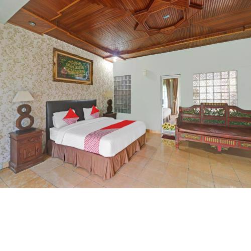 OYO Life 11350O Hotel R Cantika Syariah