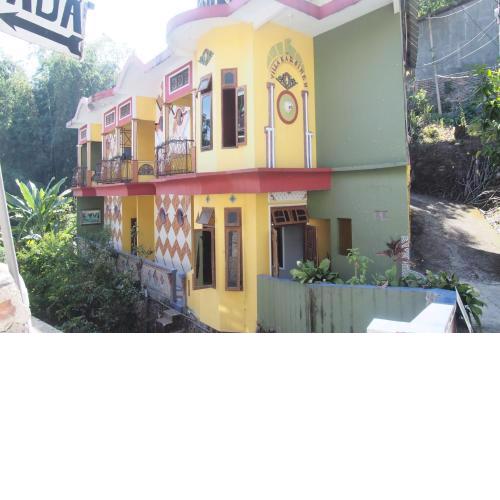 OYO Life 90646 Villa Karsinem Pasuruan