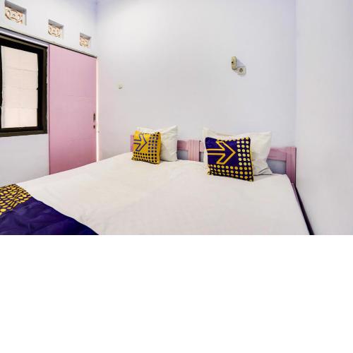 OYO Life 91626 Rr Kost Putri Syariah