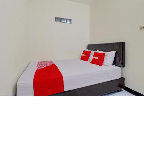 OYO Life 92685 Kost Arimbi