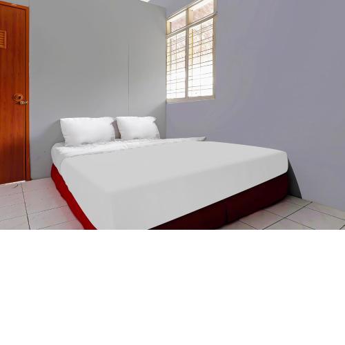 OYO Life 92694 Kost Nino