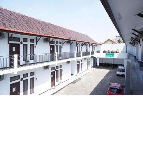OYO Life 92886 Rumah Nyaman Radhika 2 Syariah