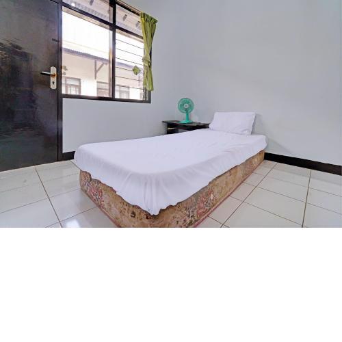 OYO Life 92901 Kost Bu Nur
