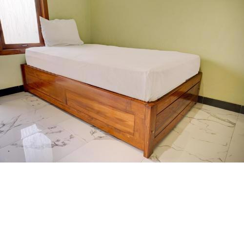 OYO Life 92922 Kost Bu Mala 1 Syariah