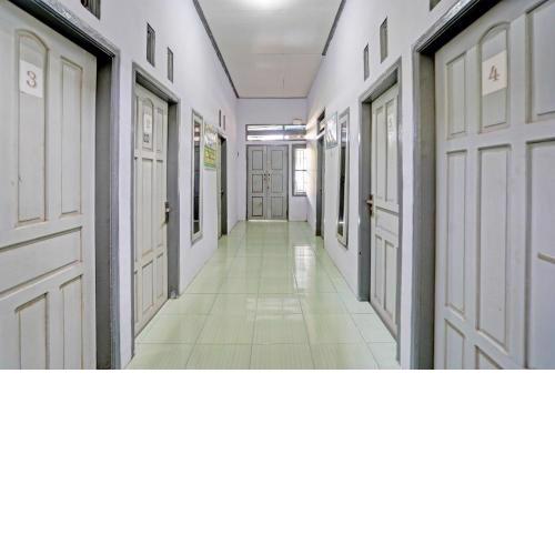 OYO Life 92937 Kost Putri Sarkara Syariah