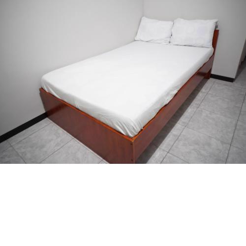 OYO Life 93045 Kost Putra Bu Ketut