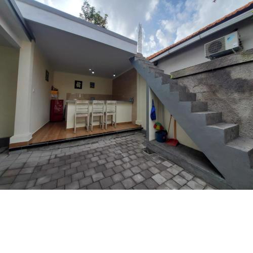 Ozzy Bali Guest House