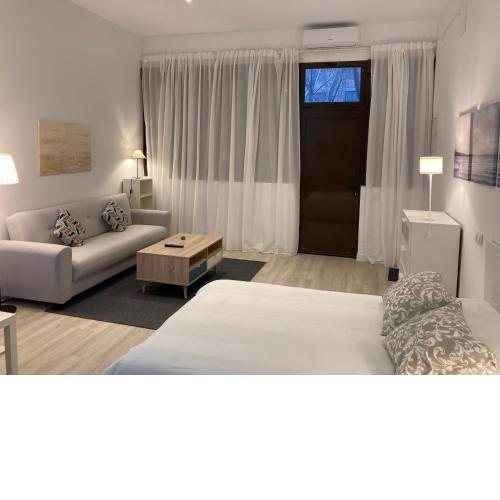 Padre claret Apartments