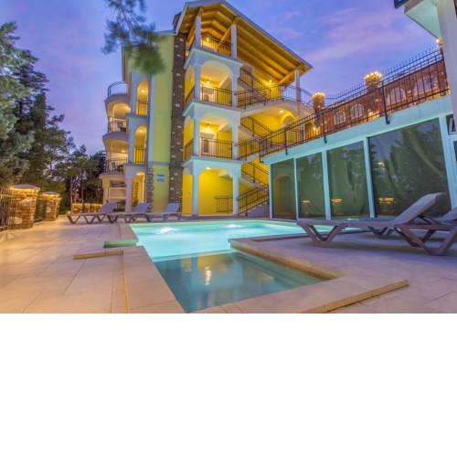Palace Paulina Luxury Residence