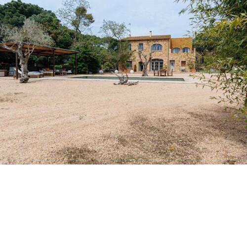 Pals Holiday Home Sleeps 14 with Pool and Air Con